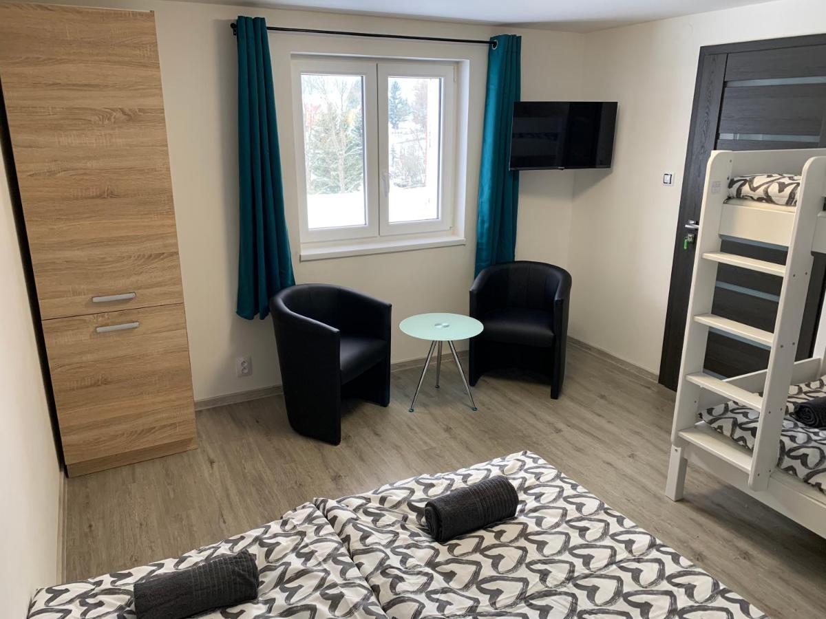 Apartman U Drahotu Pernink Luaran gambar