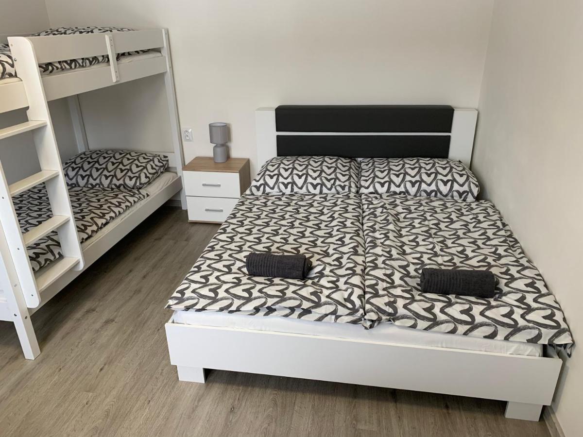 Apartman U Drahotu Pernink Luaran gambar